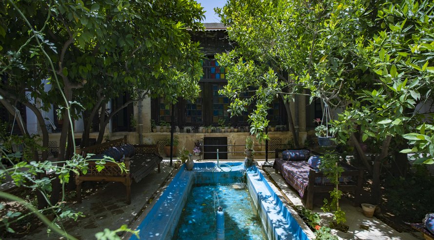 اجاره بوم گردی عمارت قاجاریه - واحد سه دری بزرگ شیراز