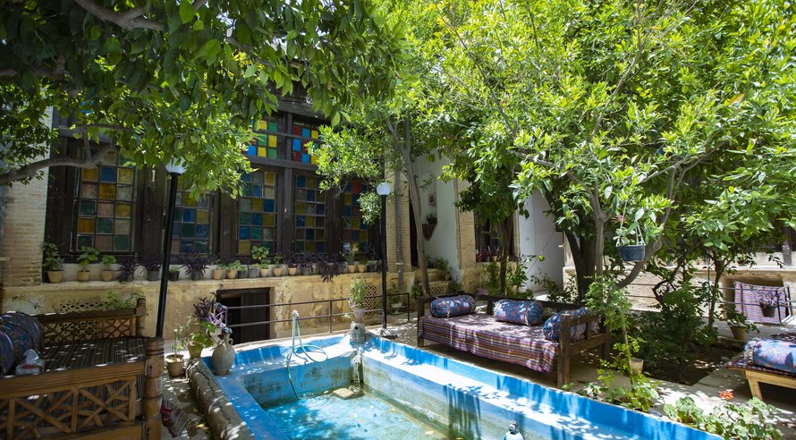 اجاره بوم گردی عمارت قاجاریه - واحد سه دری بالا شیراز