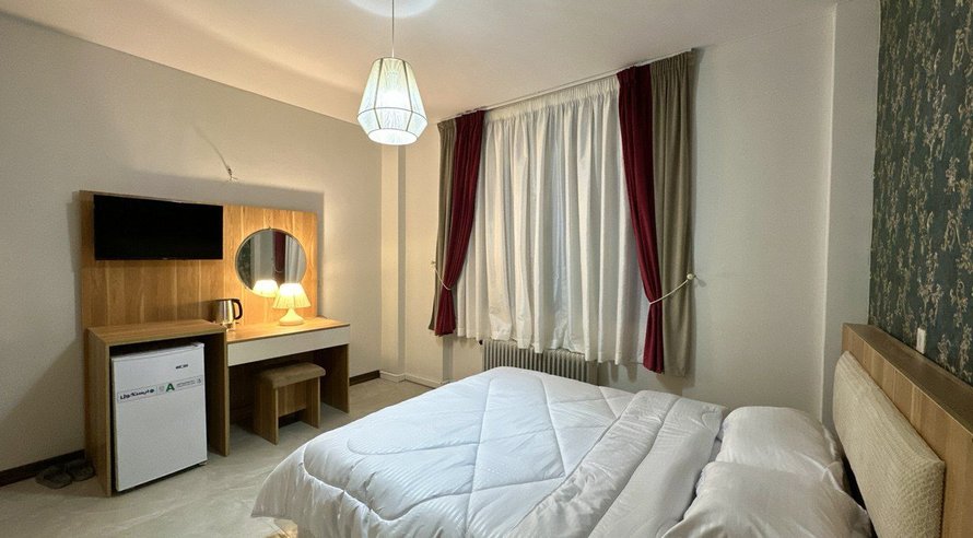 سوئیت فلت لاولی روم دوتخته فردوسی 301