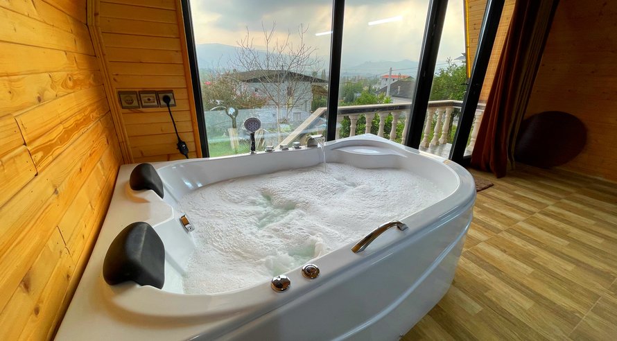 کلبه یک خوابه سوئیسی جکوزی دار بهشت پدری ۲