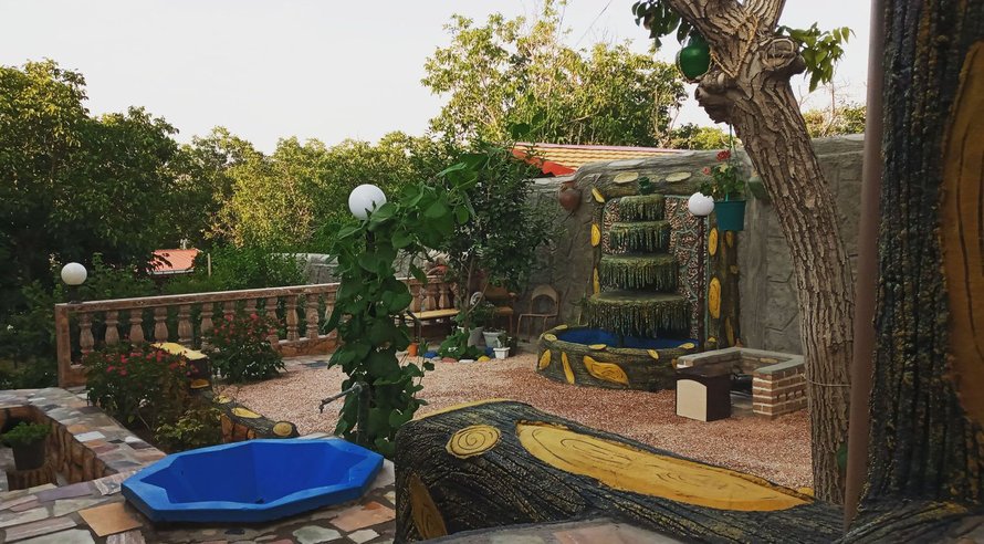 بوم گردی دوخوابه باغچه سنتی آتاباغی