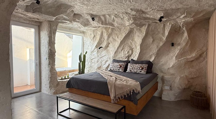 سوئیت فلت جکوزی دار صخره