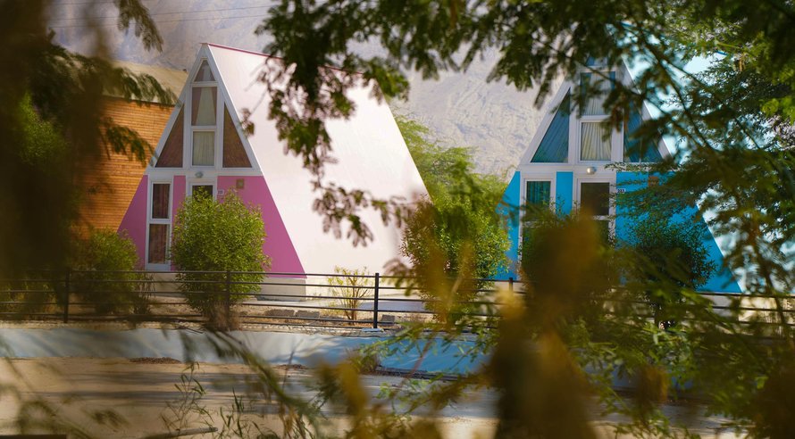 بوم گردی پازارلند - کلبه های مثلثی