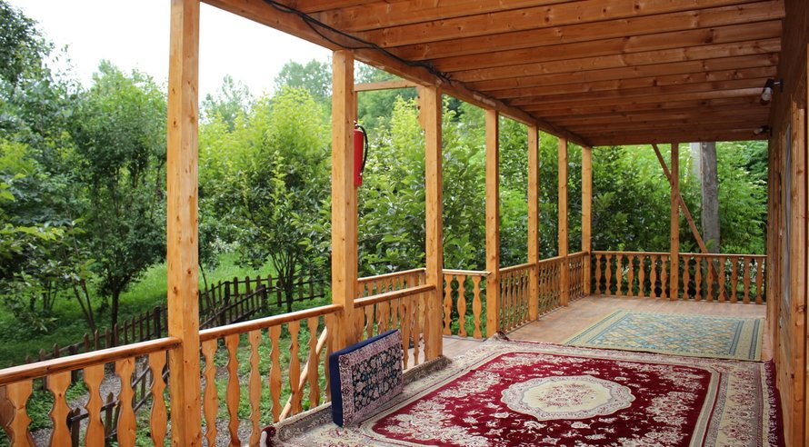 بوم گردی حاج بابا - واحد چوبی 1