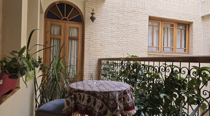 اجاره روزانه آپارتمان یک خوابه پنج دری واحد 1 اصفهان