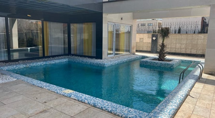اجاره ویلا چهارخوابه تریپلکس استخردار آبگرم نایت ۳ کردان