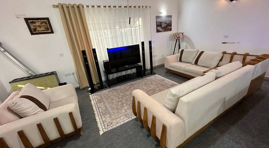 ویلا دوخوابه ساحلی استخردار عزیزی 1