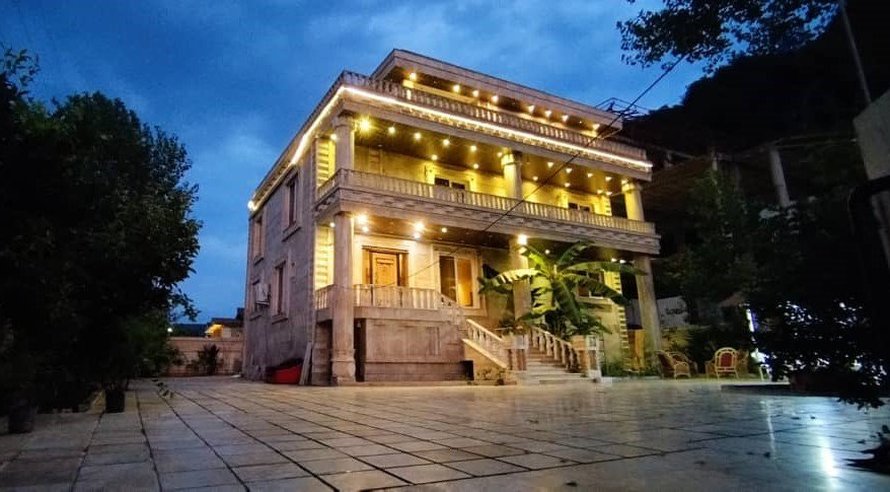 ویلا پنج خوابه جنگلی استخردار آبگرم یاسر