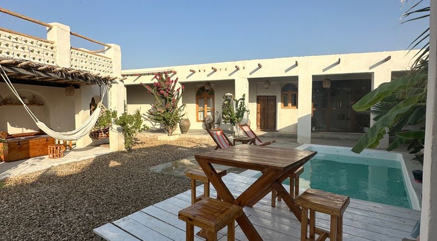 بوم گردی چهارخوابه استخردار پروند