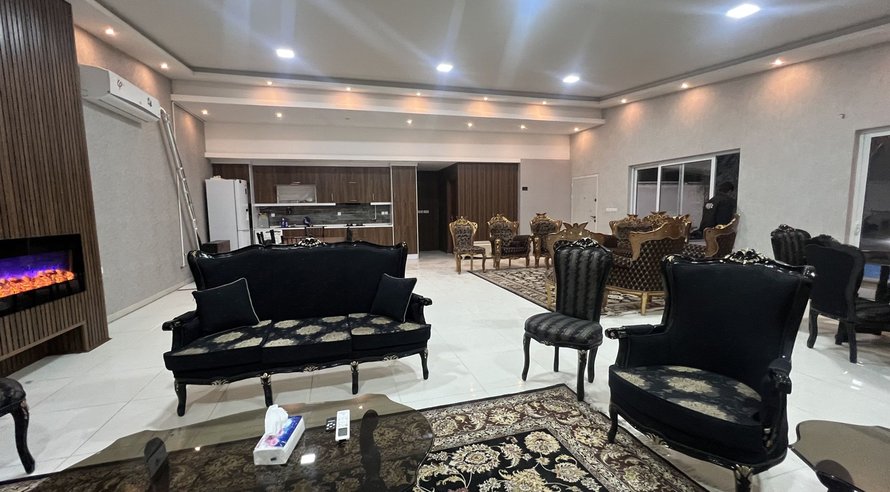 اجاره ویلا چهارخوابه باغ عمارت رز اصفهان