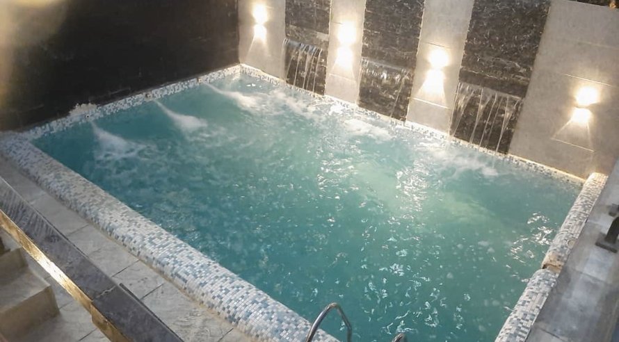 ویلا سه خوابه استخردار آبگرم اسپرلوس گاردن