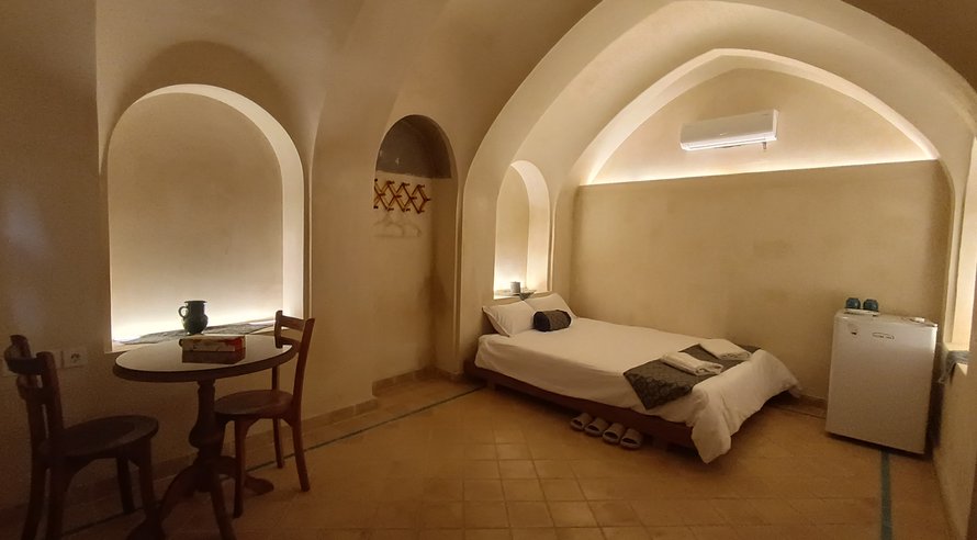 اقامتگاه سنتی سرای طاق چشمه - واحد نگار