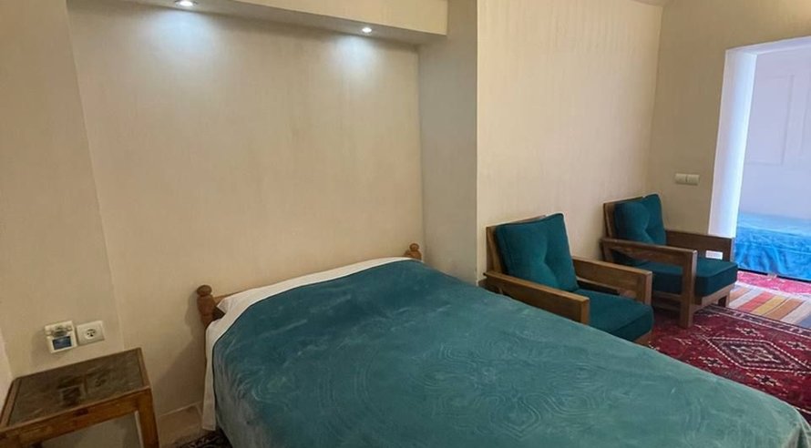 اقامتگاه سنتی احسان  واحد سه تخته خلوت سرا ۱۰۷