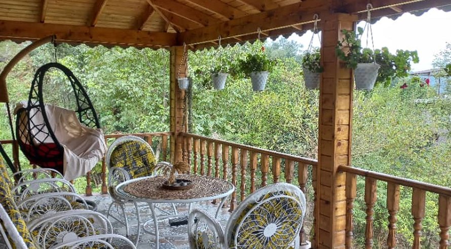 کلبه دوخوابه جنگلی استخردار سنگ پشته