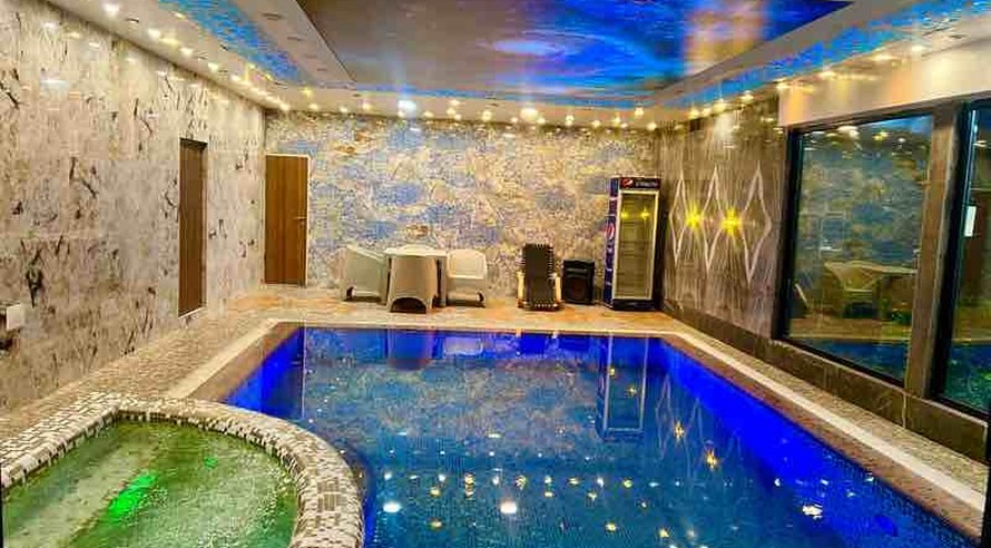 ویلا چهارخوابه استخردار آبگرم متین