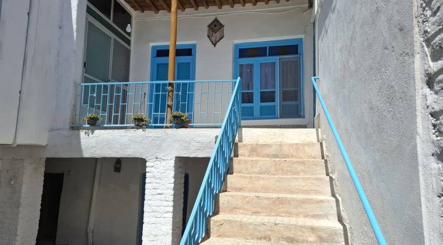 اقامتگاه سنتی چهارخوابه سلمانی بایزید بسطامی