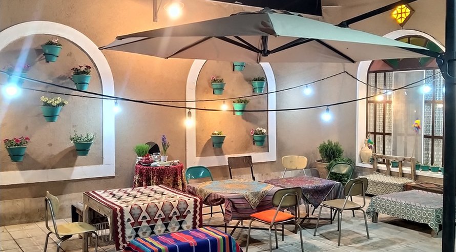 اقامتگاه سنتی کاج کهن - واحد یاقوت