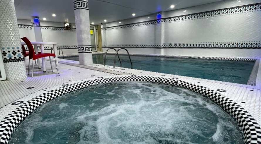 ویلا دوخوابه استخردار آبگرم واحدی