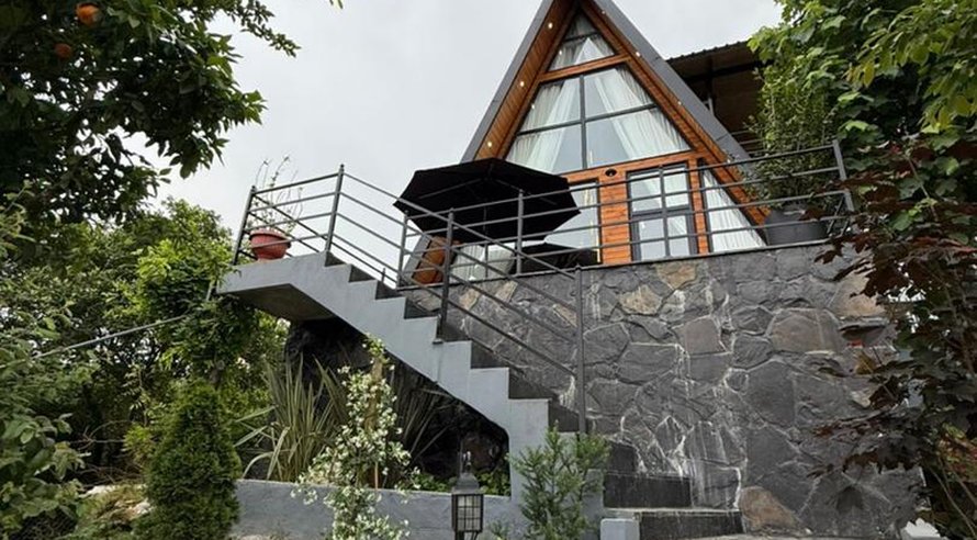 کلبه دوخوابه سوئیسی جکوزی دار آکمی