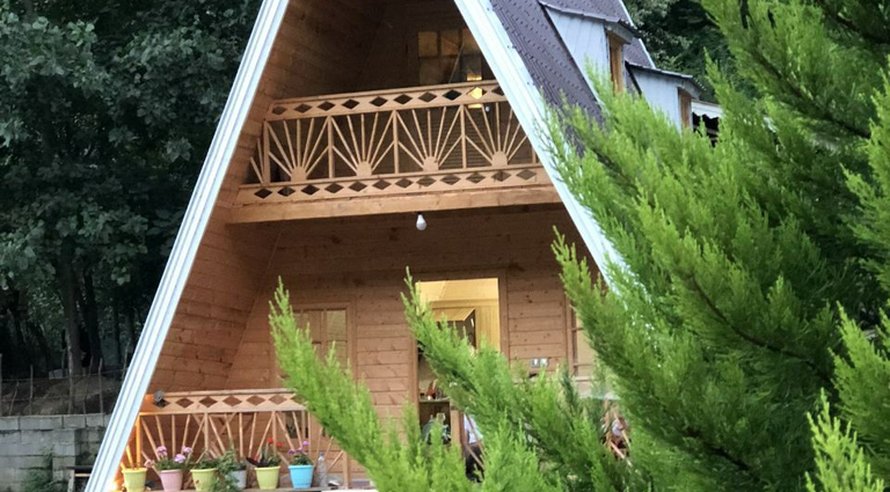 کلبه دوخوابه جنگلی سوئیسی وزن