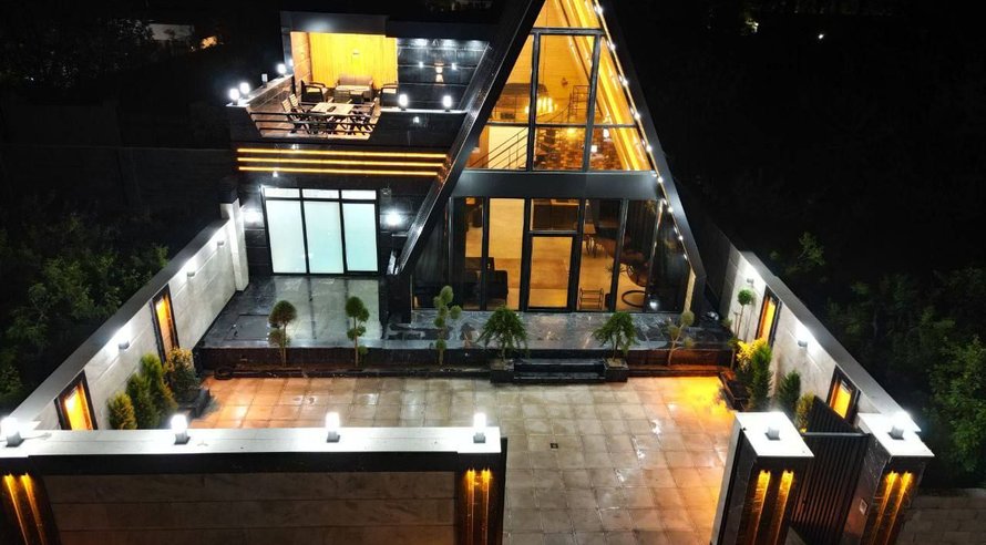 کلبه دوخوابه استخردار آبگرم بلک 1