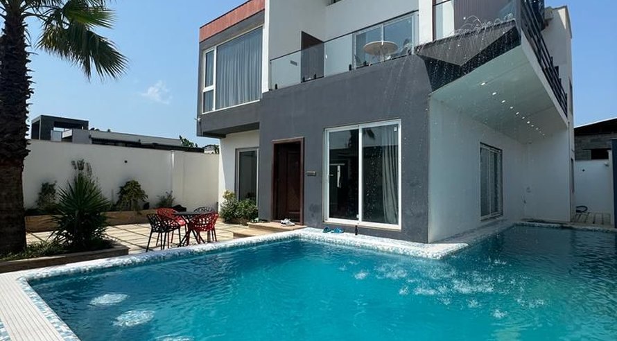 ویلا تریپلکس استخردار آبگرم چهارخوابه الهیه خسروی