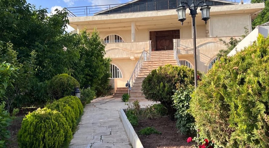 اجاره ویلا دوخوابه کوهستانی سرو هرزویل منجیل