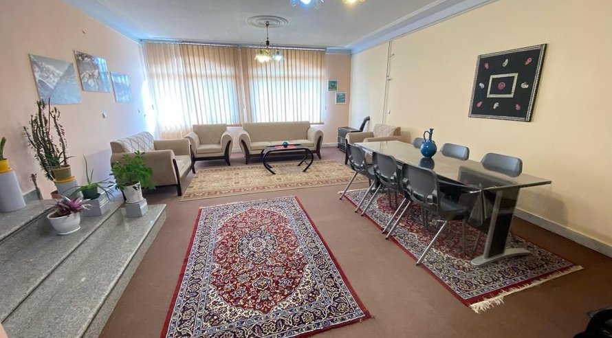 اجاره روزانه آپارتمان یک خوابه خانه انار سنندج