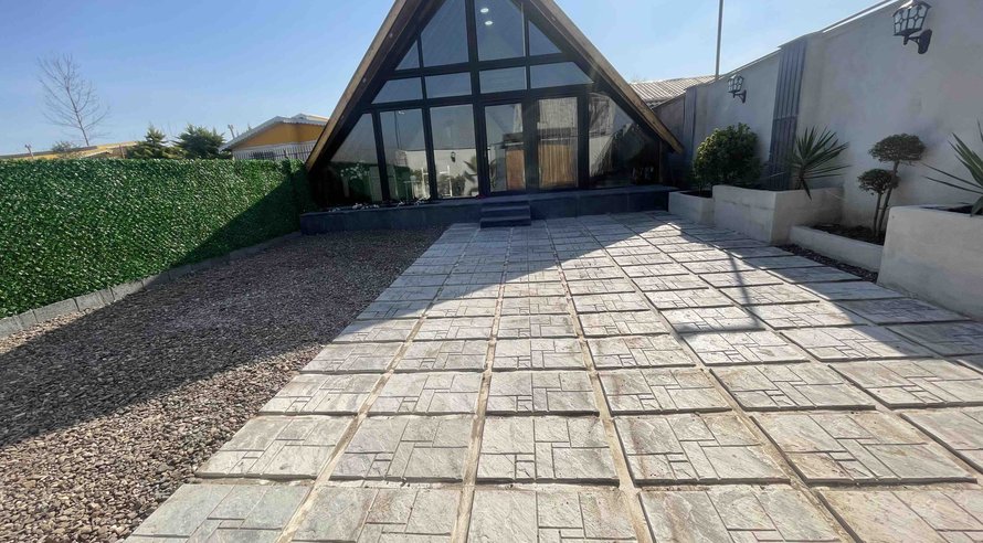 کلبه دوخوابه سوئیسی خوشه چین