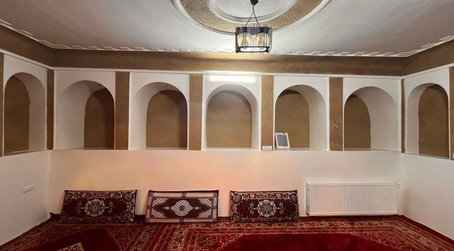 اقامتگاه سنتی عمارت امینی - واحد شاه نشین