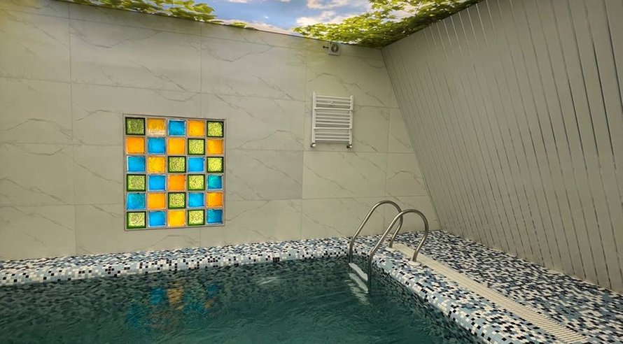 کلبه دوخوابه سوئیسی استخردار آبگرم دیگه سرا