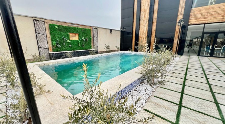 پنج خوابه استخردار عمارت والا