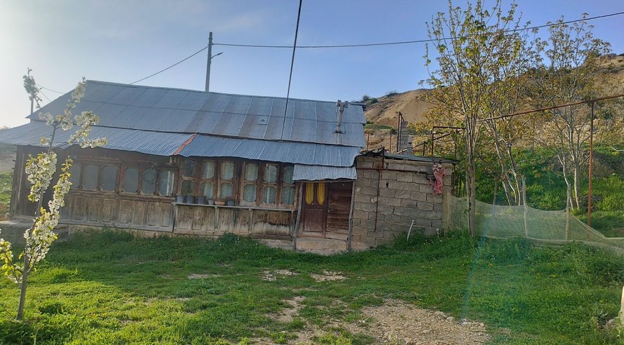 ویلا یک خوابه کوهستانی کرمی