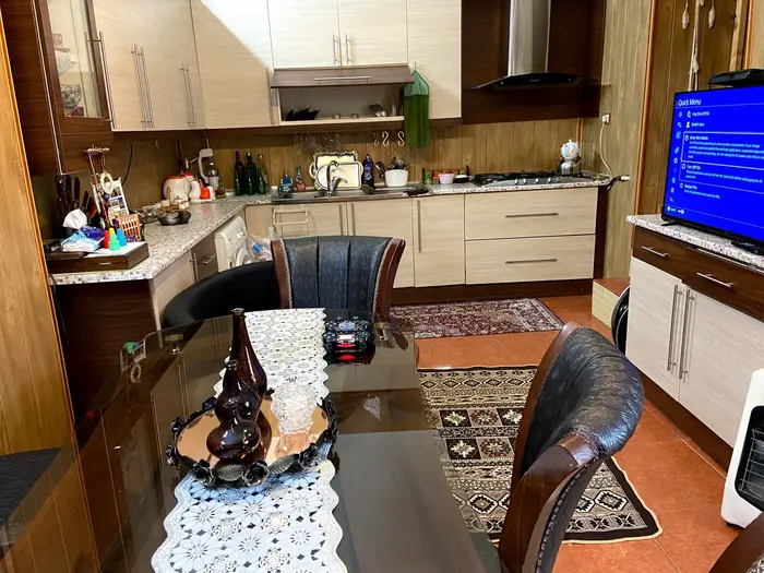 بوم گردی سرای اوروزا - واحد زَر