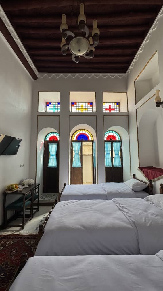 اقامتگاه سنتی سرهنگ - واحد سه تخته سکنچه