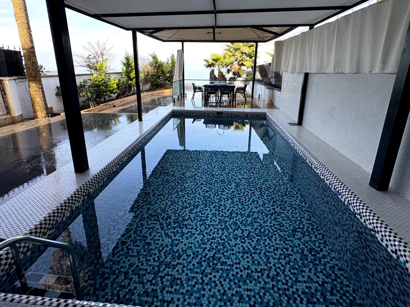 ویلا دوخوابه ساحلی استخردار آبگرم کپورچال