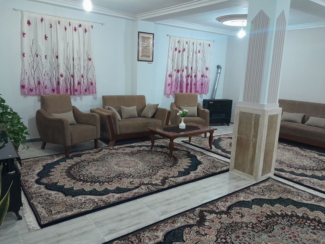 ویلا دوخوابه استخردار آبگرم احمدزاده ۲