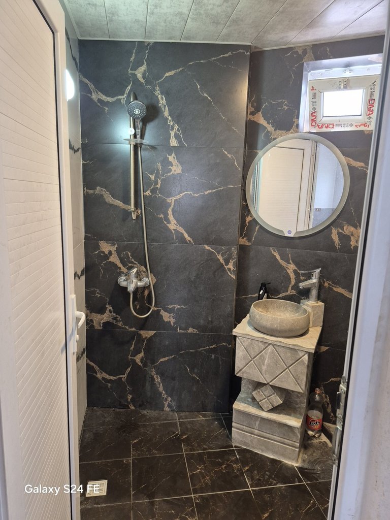 آپارتمان یک خوابه نوساخت با موتوربرق مجهز