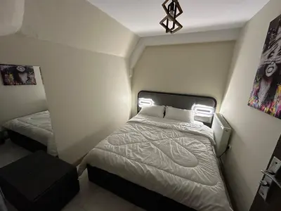 آپارتمان دوخوابه استخردار آبگرم بام زعفرانیه 1