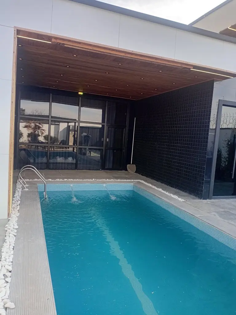 ویلا دوخوابه استخردار آبگرم 101