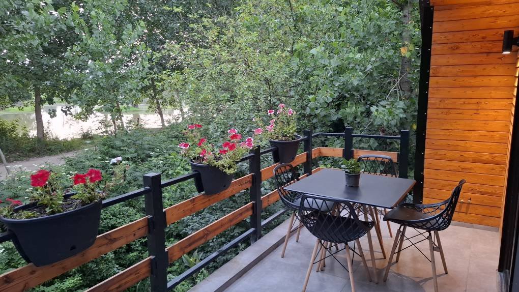 کلبه دوخوابه جنگلی کنج