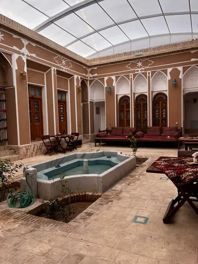 اقامتگاه سنتی کیوان واحد سه تخته