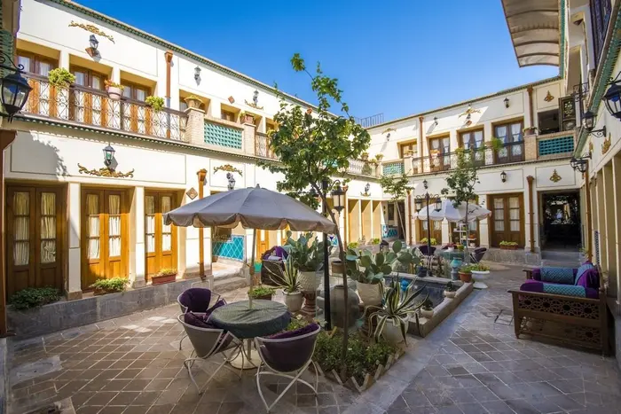 اقامتگاه سنتی طلوع خورشید - واحد سه تخته 107