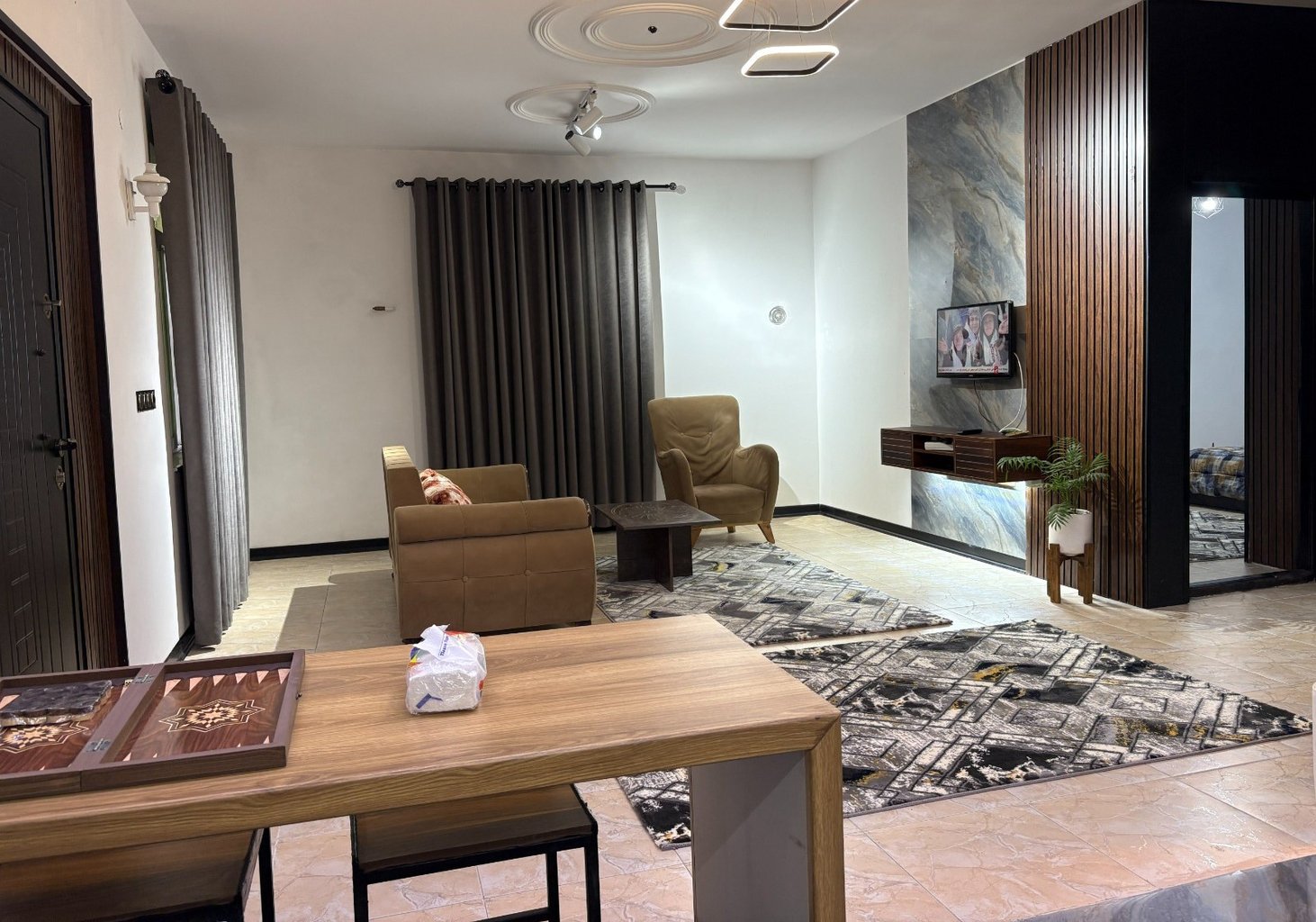 ویلا یک خوابه جکوزی دار حسنی