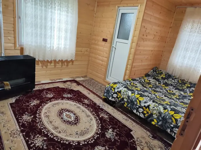 کلبه شش خوابه استخردار آبگرم مهراد 1