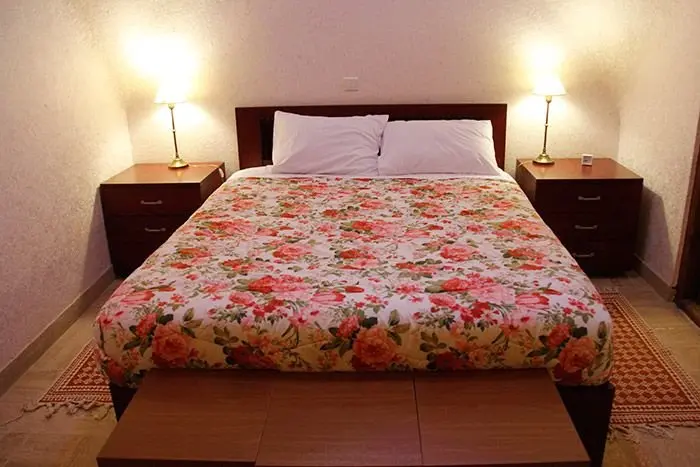 بوم گردی خانه سه نیک - واحد گردآفرید - فضای داخل اتاق