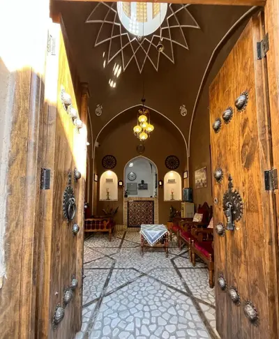 اقامتگاه سنتی دلنواز 1 - واحد تاج السلطنه چهارتخته