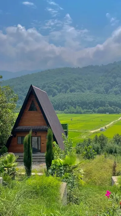 کلبه دوخوابه جنگلی جکوزی دار اوپه