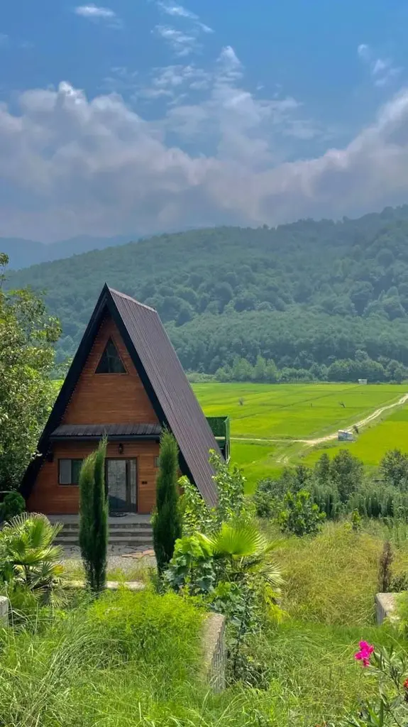 کلبه دوخوابه جنگلی جکوزی دار اوپه