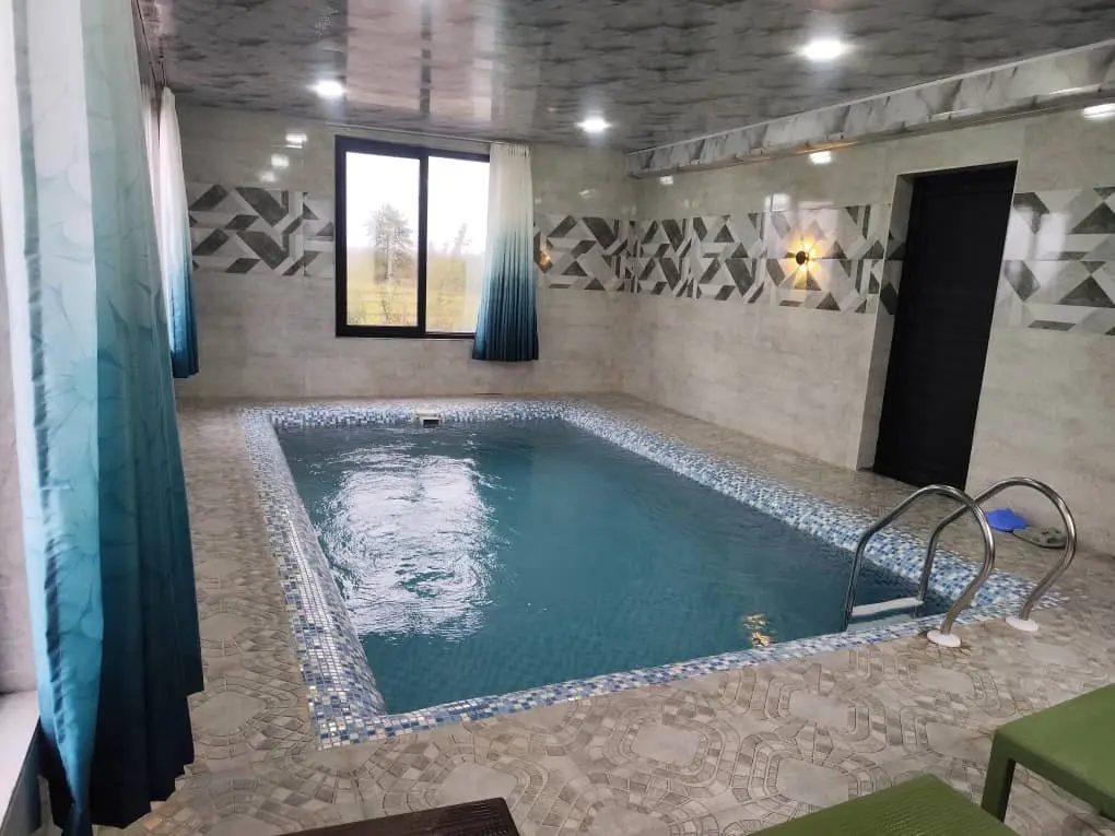 کلبه چهارخوابه استخردار آبگرم مهراد 3